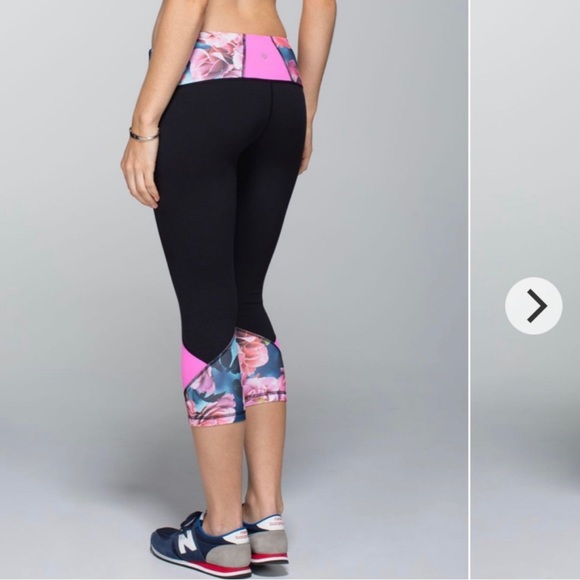 Lululemon Secret Garden Embody Crop *Full-On Luzon - Picture 1 of 7